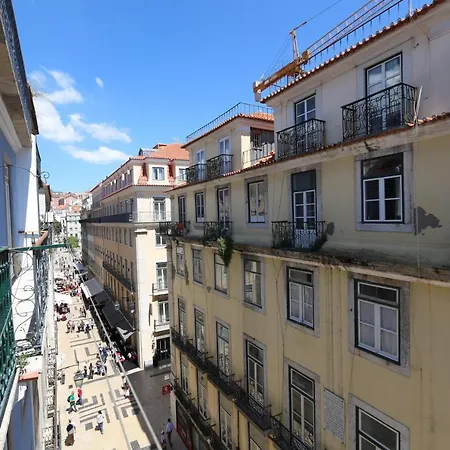 Design Apt With Balcony In Historic Centre דירה